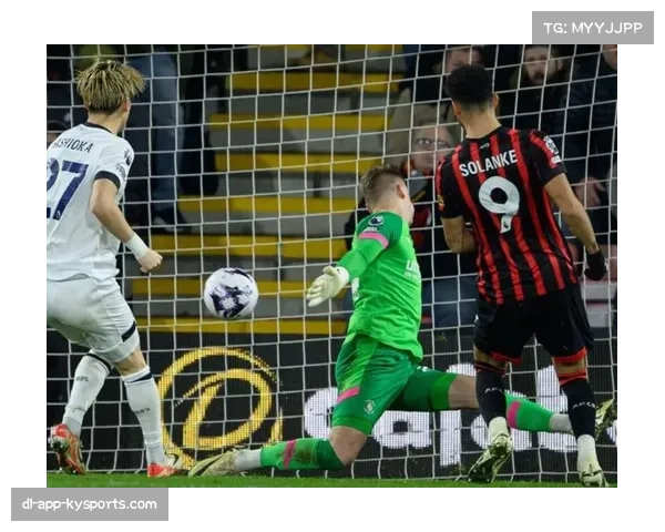 英超联赛陷入历史级混乱 中游区间12队分差仅7分创纪录 英超联赛陷入历史级混乱 中游区间12队分差仅7分创纪录